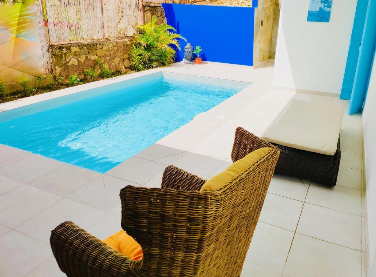 Location Maison Bleue Avec Piscine Privative Au Carbet Martinique Ле Карбе Екстериор снимка