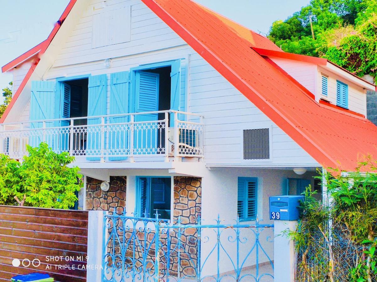 Location Maison Bleue Avec Piscine Privative Au Carbet Martinique Ле Карбе Екстериор снимка