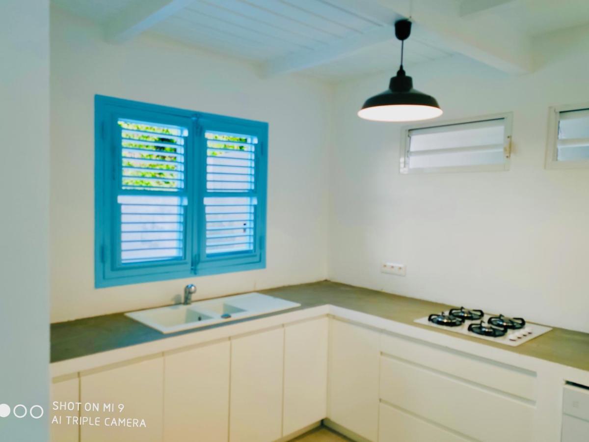 Location Maison Bleue Avec Piscine Privative Au Carbet Martinique Ле Карбе Екстериор снимка