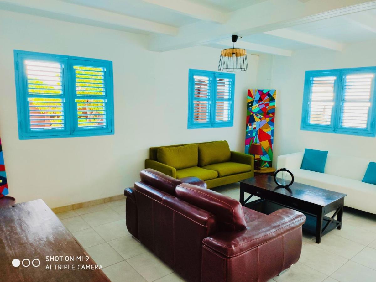 Location Maison Bleue Avec Piscine Privative Au Carbet Martinique Ле Карбе Екстериор снимка