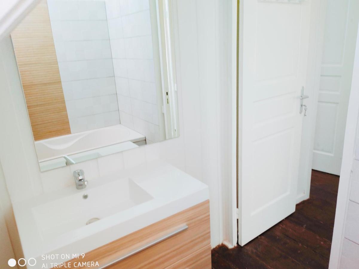 Location Maison Bleue Avec Piscine Privative Au Carbet Martinique Ле Карбе Екстериор снимка